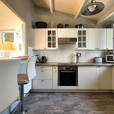 Villa 4 pièces - 6 pers - Proche mer, Animaux admis, Parking - FR-1-705-16 Hébergement de vacances La Palmyre